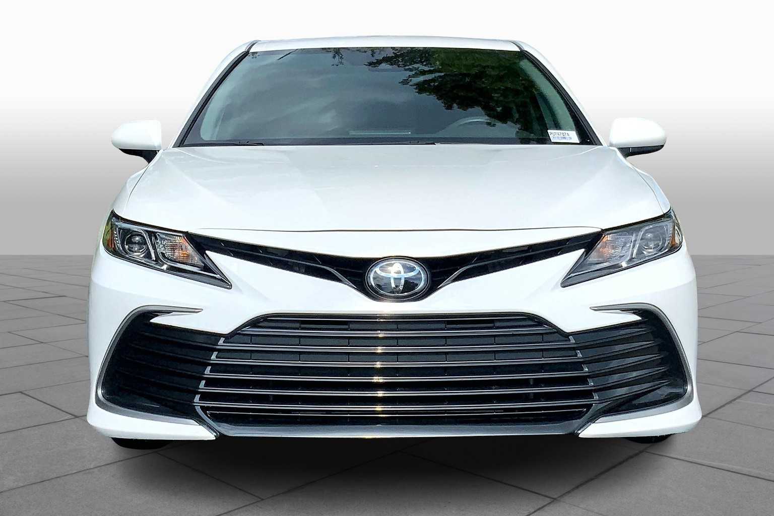 2023 Toyota Camry LE photo 2