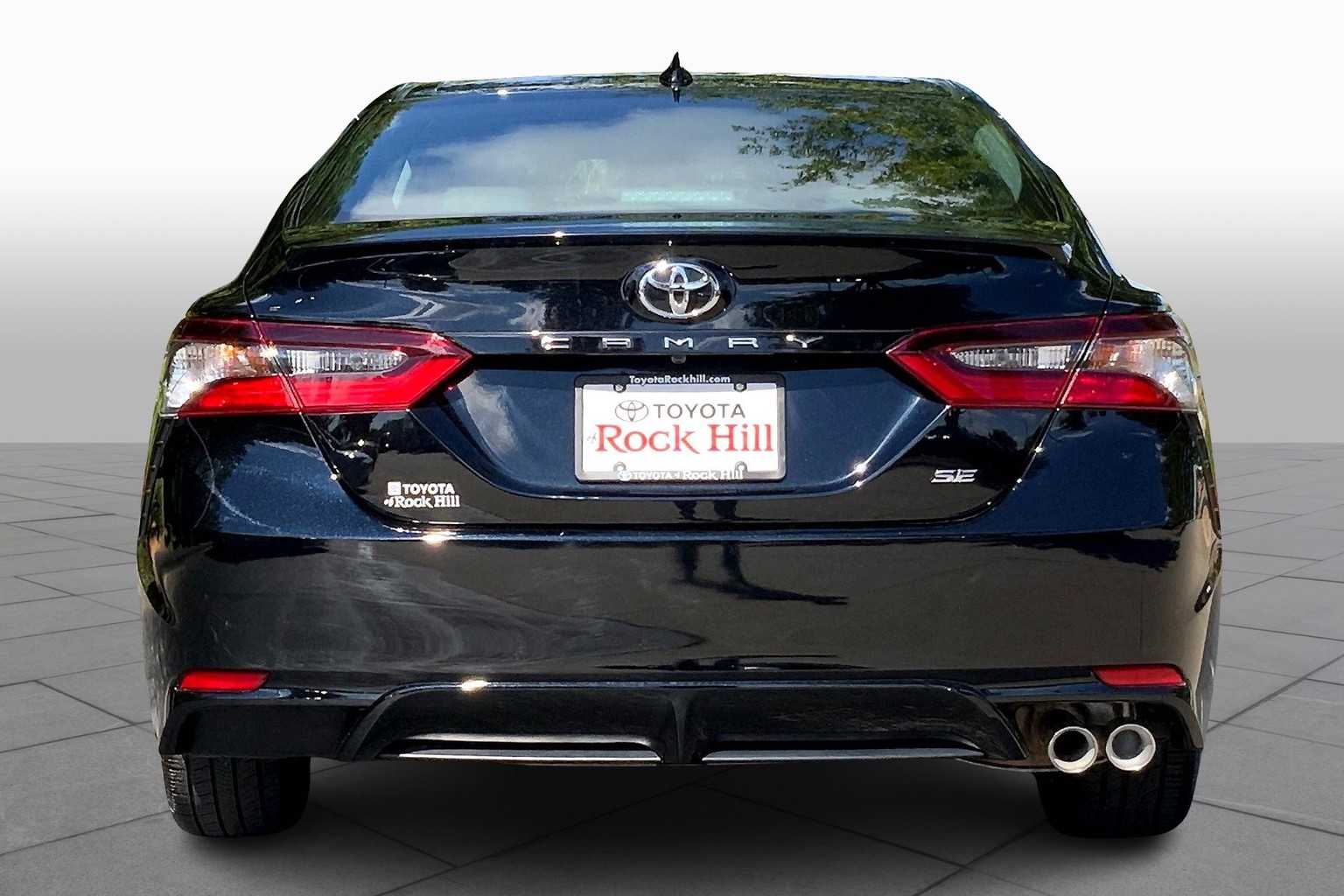 2023 Toyota Camry SE photo 3