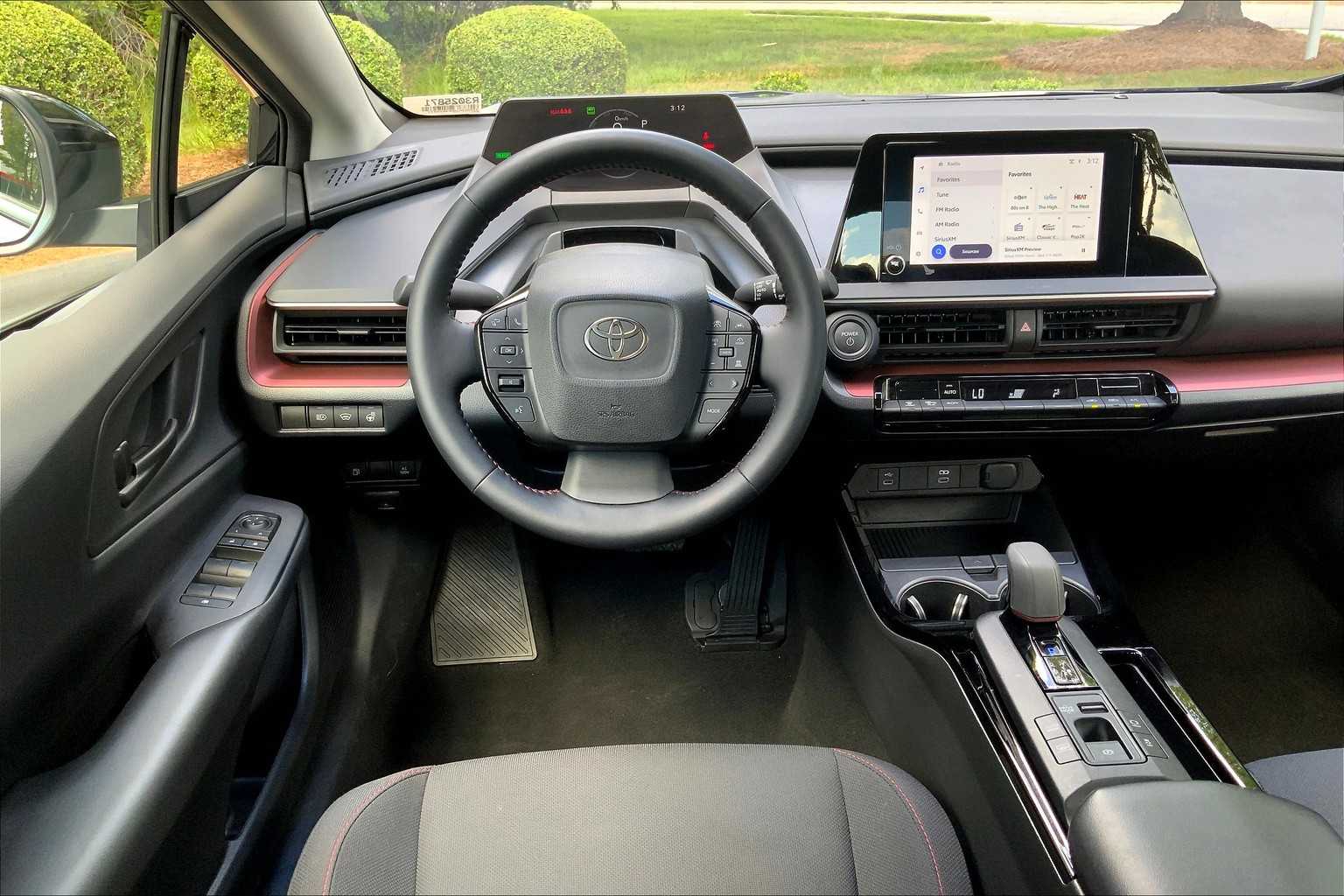 2024 Toyota Prius Prime XSE Premium photo 4