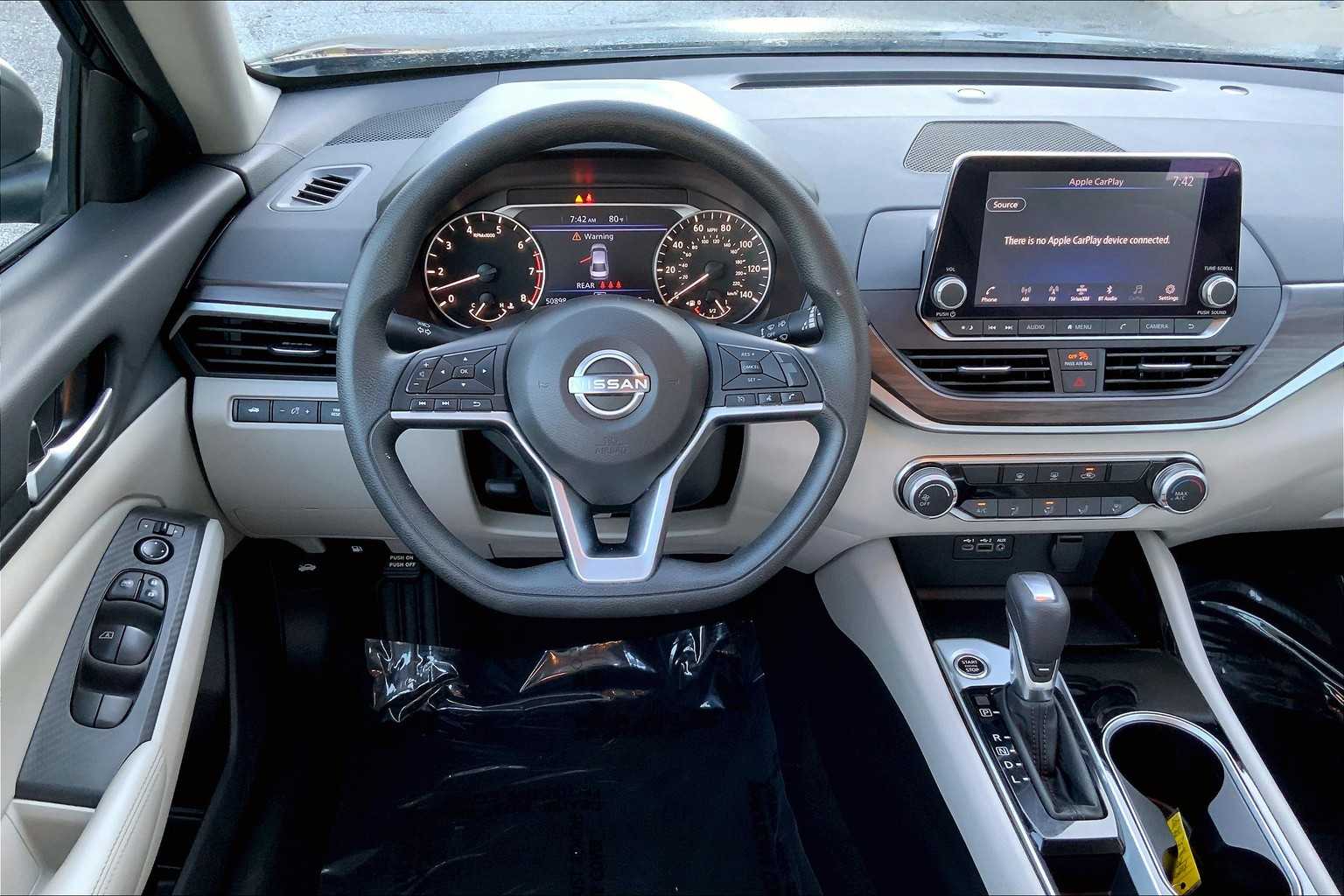 2024 Nissan Altima 2.5 SV photo 4