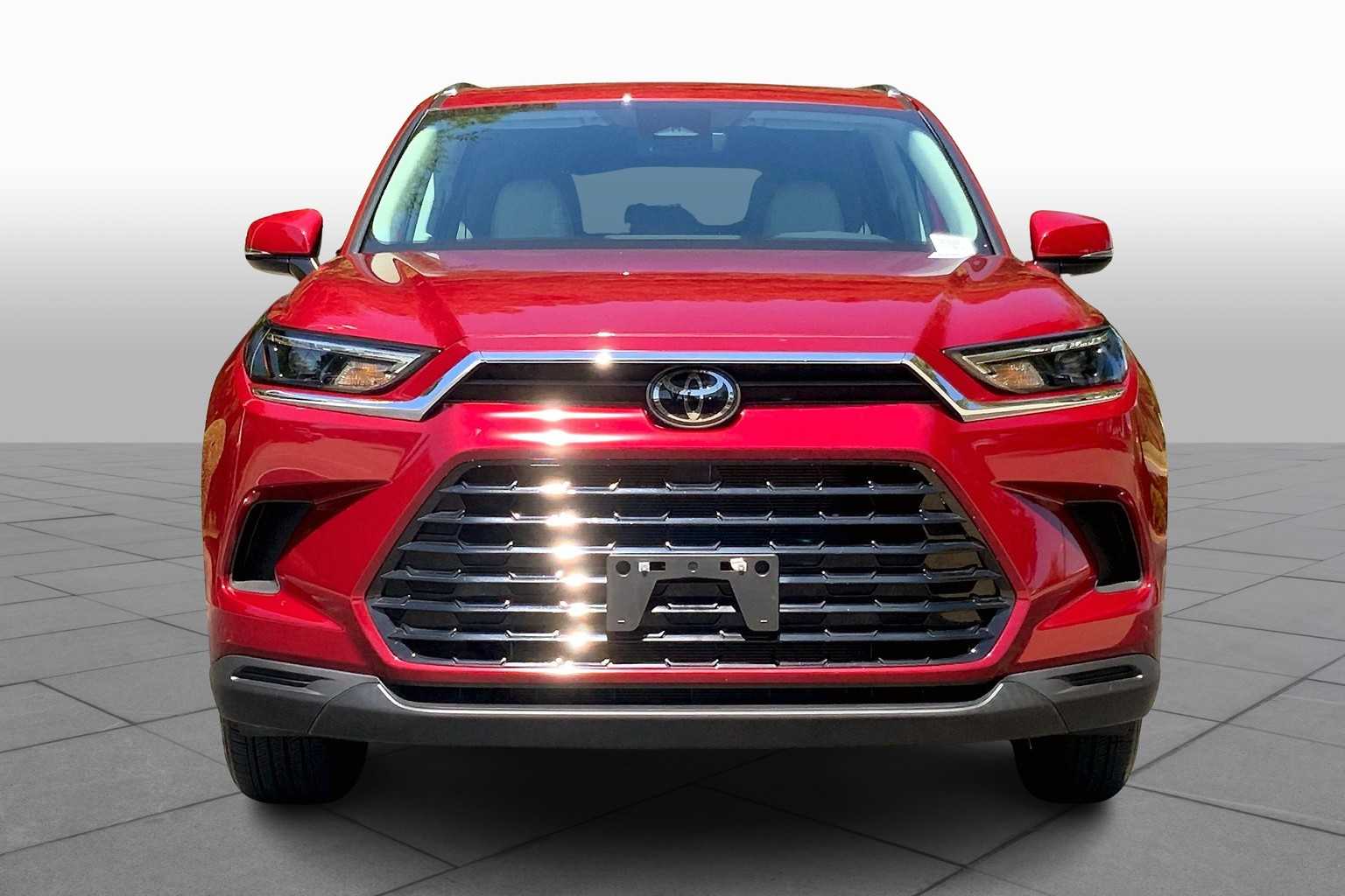 2024 Toyota Grand Highlander XLE AWD photo 2