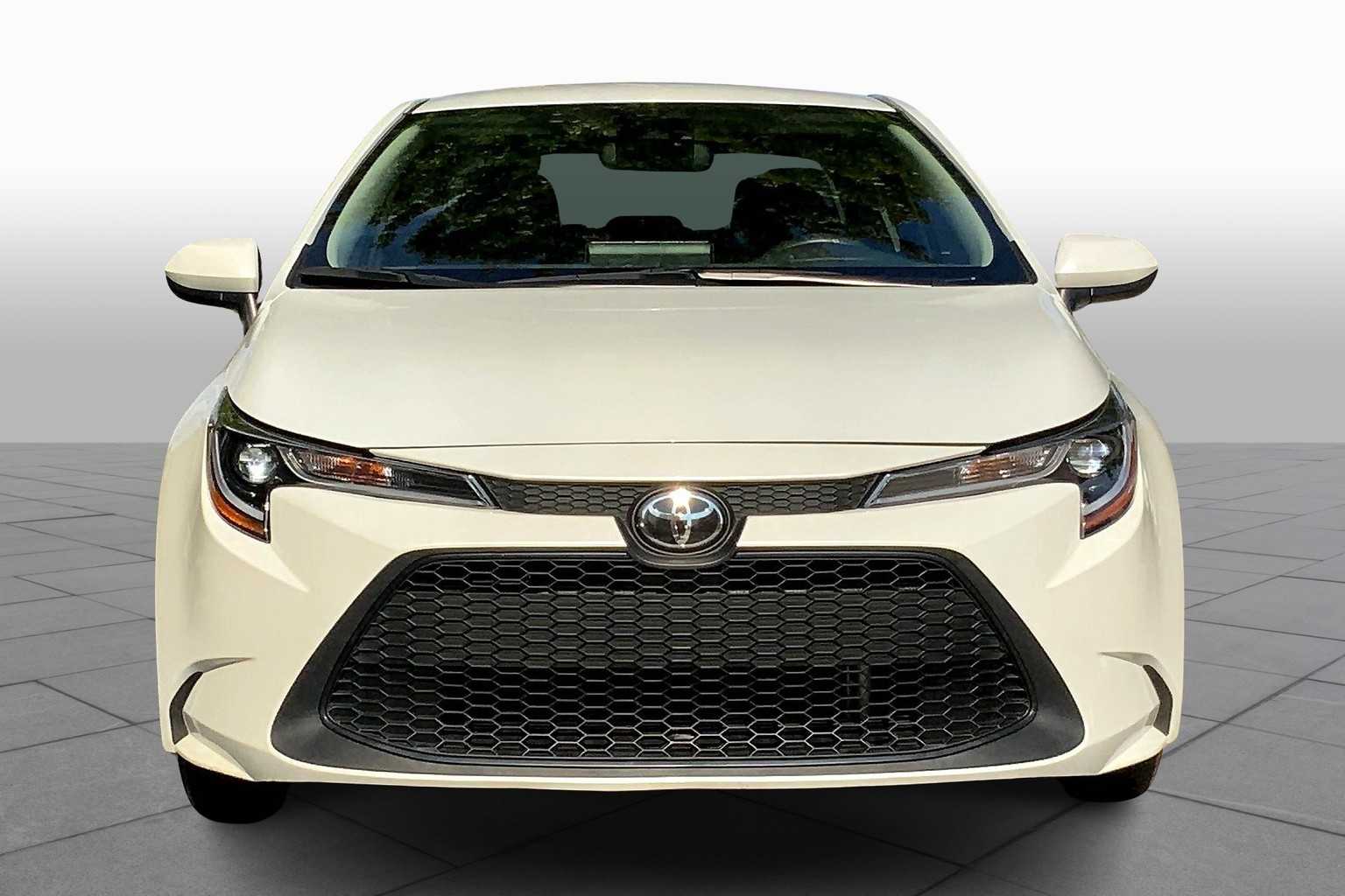 2022 Toyota Corolla LE photo 2