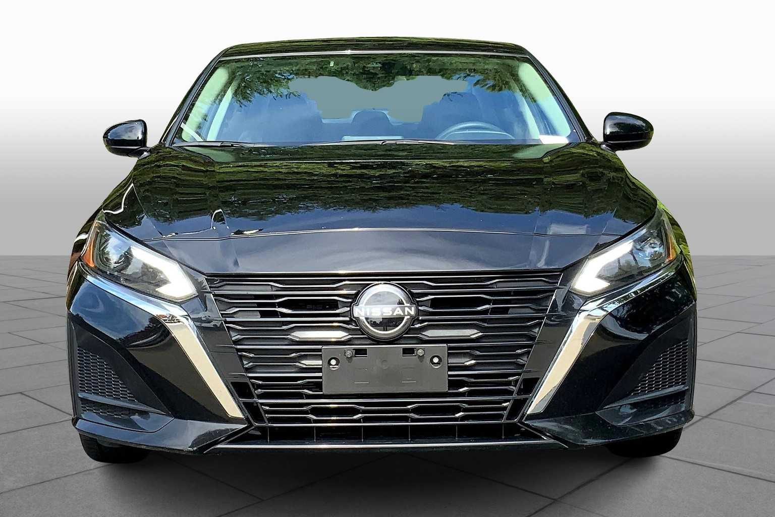 2023 Nissan Altima 2.5 SV photo 2