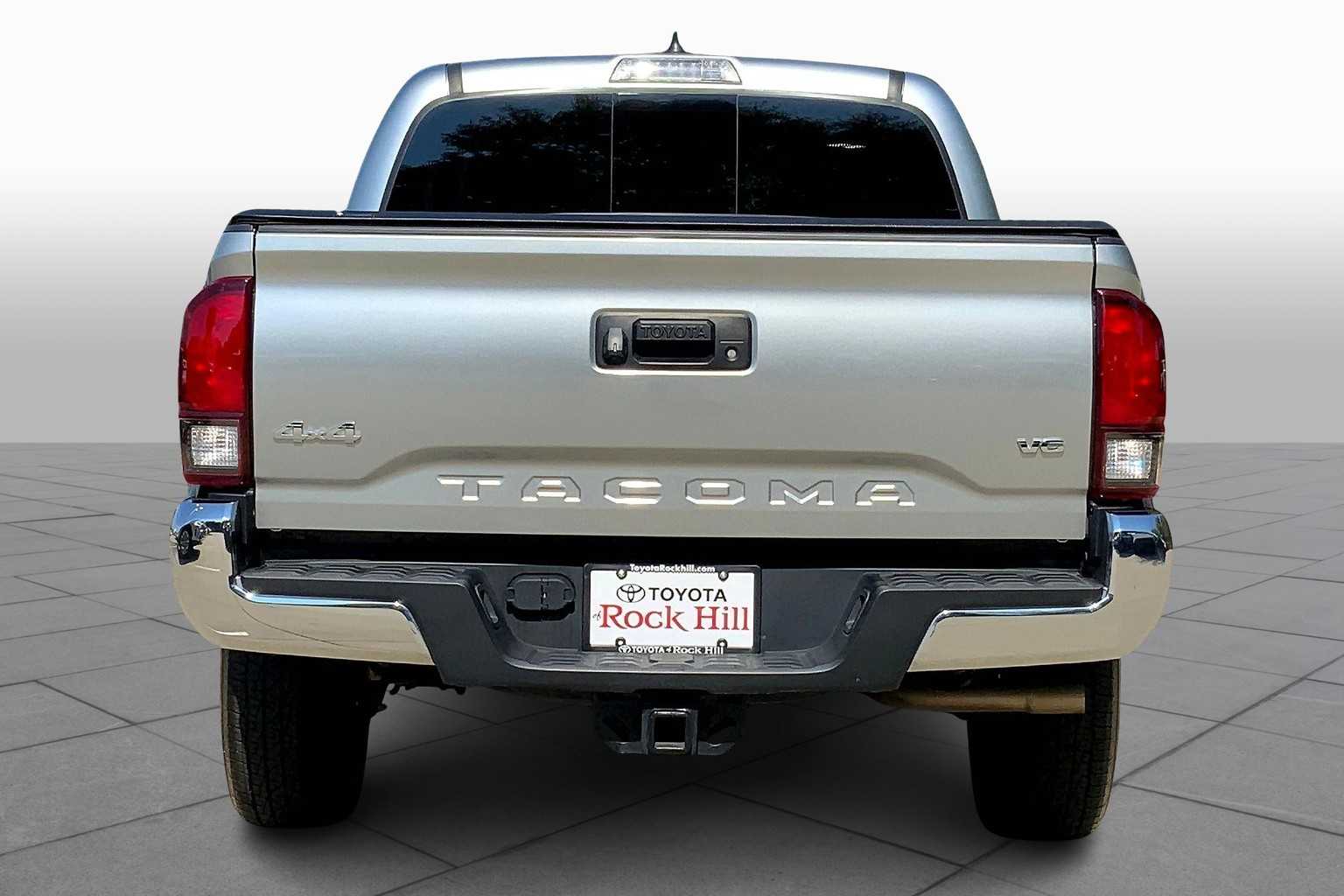 2023 Toyota Tacoma SR5 Double Cab V6 photo 3