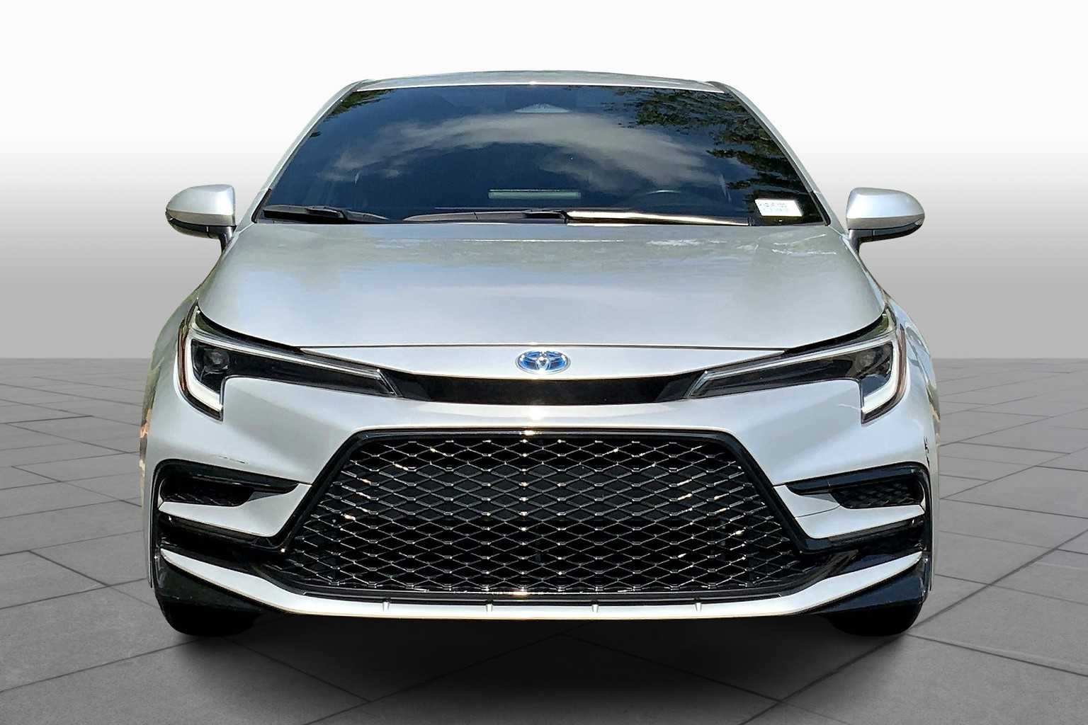 2024 Toyota Corolla Hybrid SE photo 2