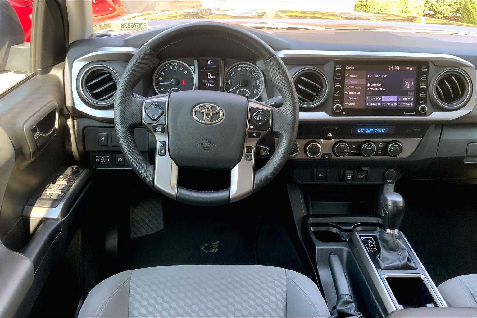 2023 Toyota Tacoma SR5 Double Cab V6 photo 4
