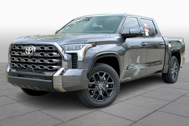 2023 Toyota Tundra Platinum's photo