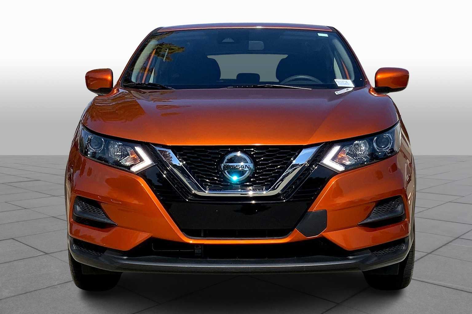 2021 Nissan Rogue Sport S photo 2
