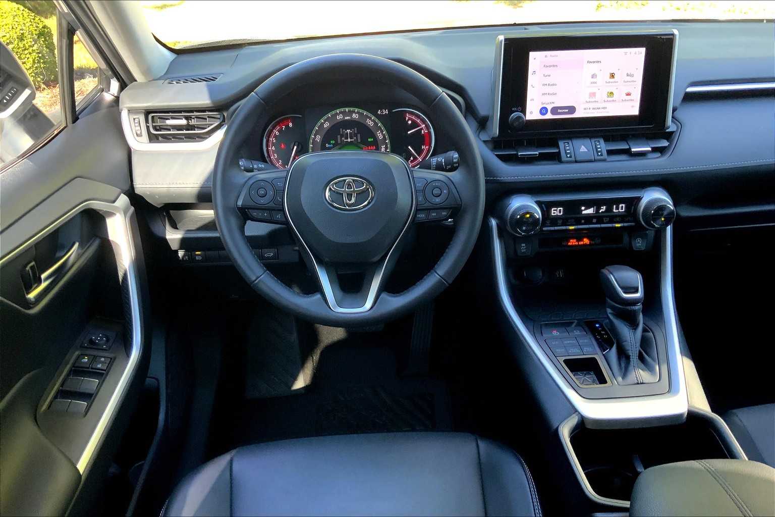 2024 Toyota RAV4 XLE Premium photo 2