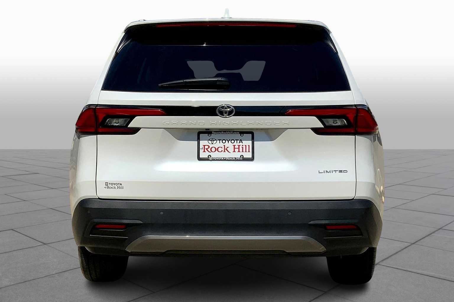 2024 Toyota Grand Highlander Limited photo 3