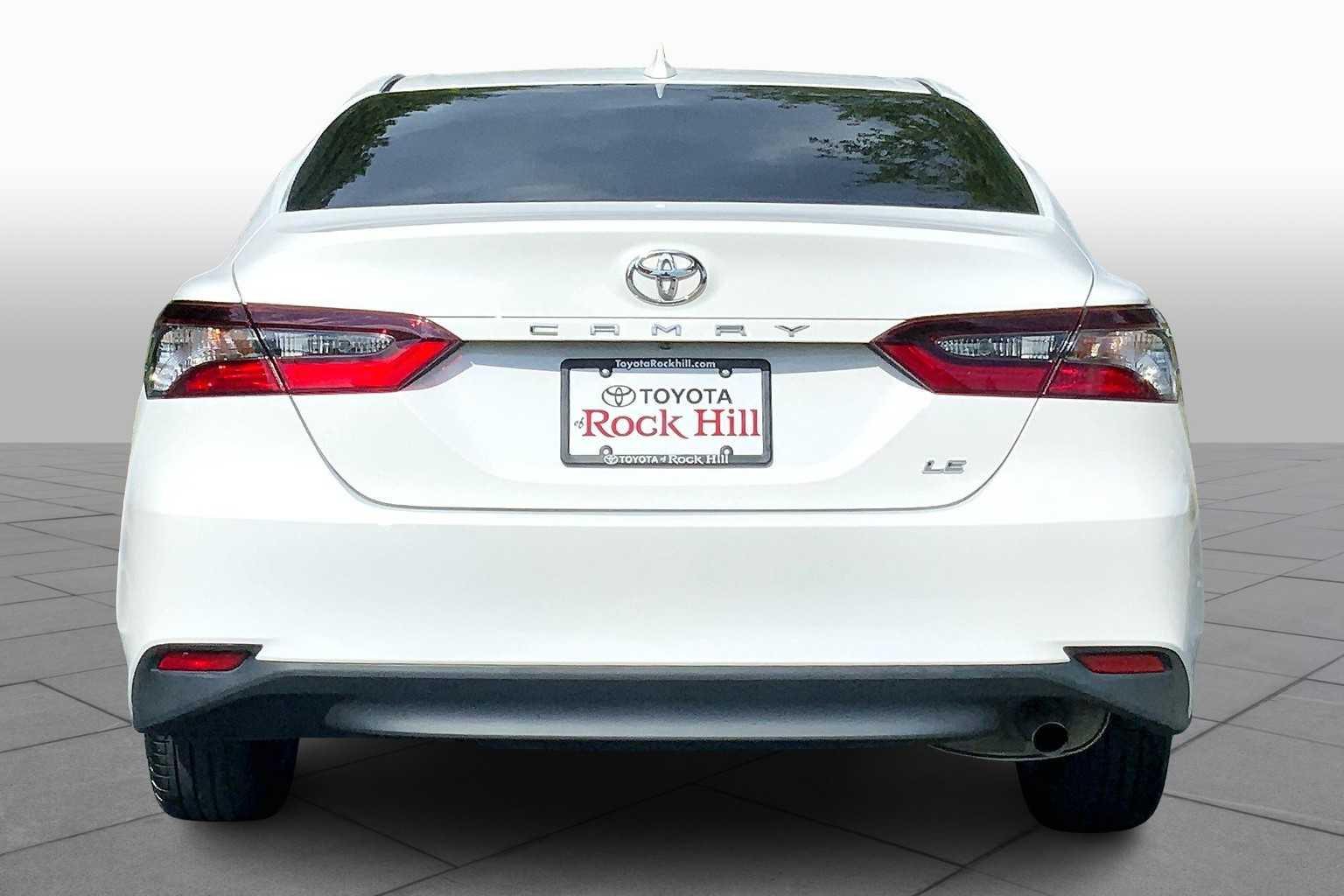 2023 Toyota Camry LE photo 3