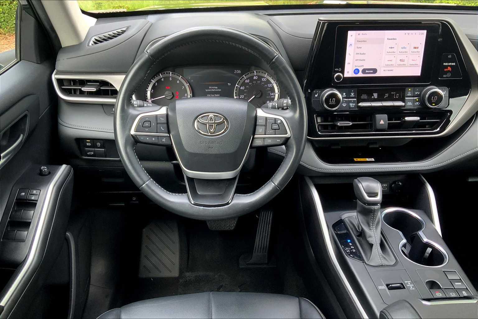 2024 Toyota Highlander XLE photo 4