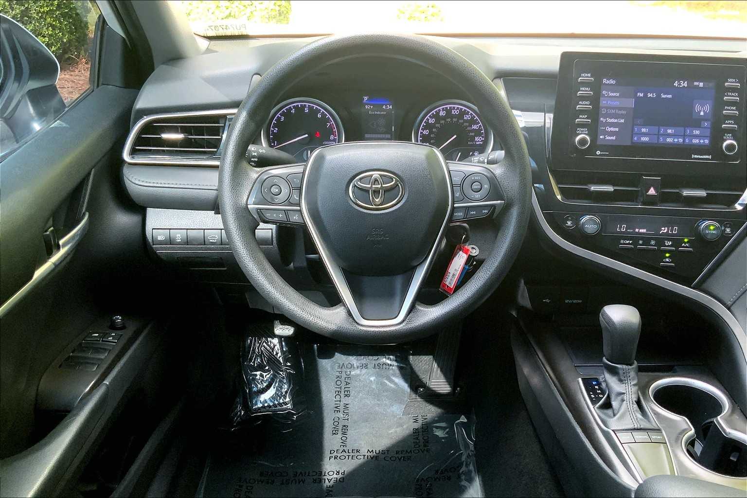 2023 Toyota Camry LE photo 4