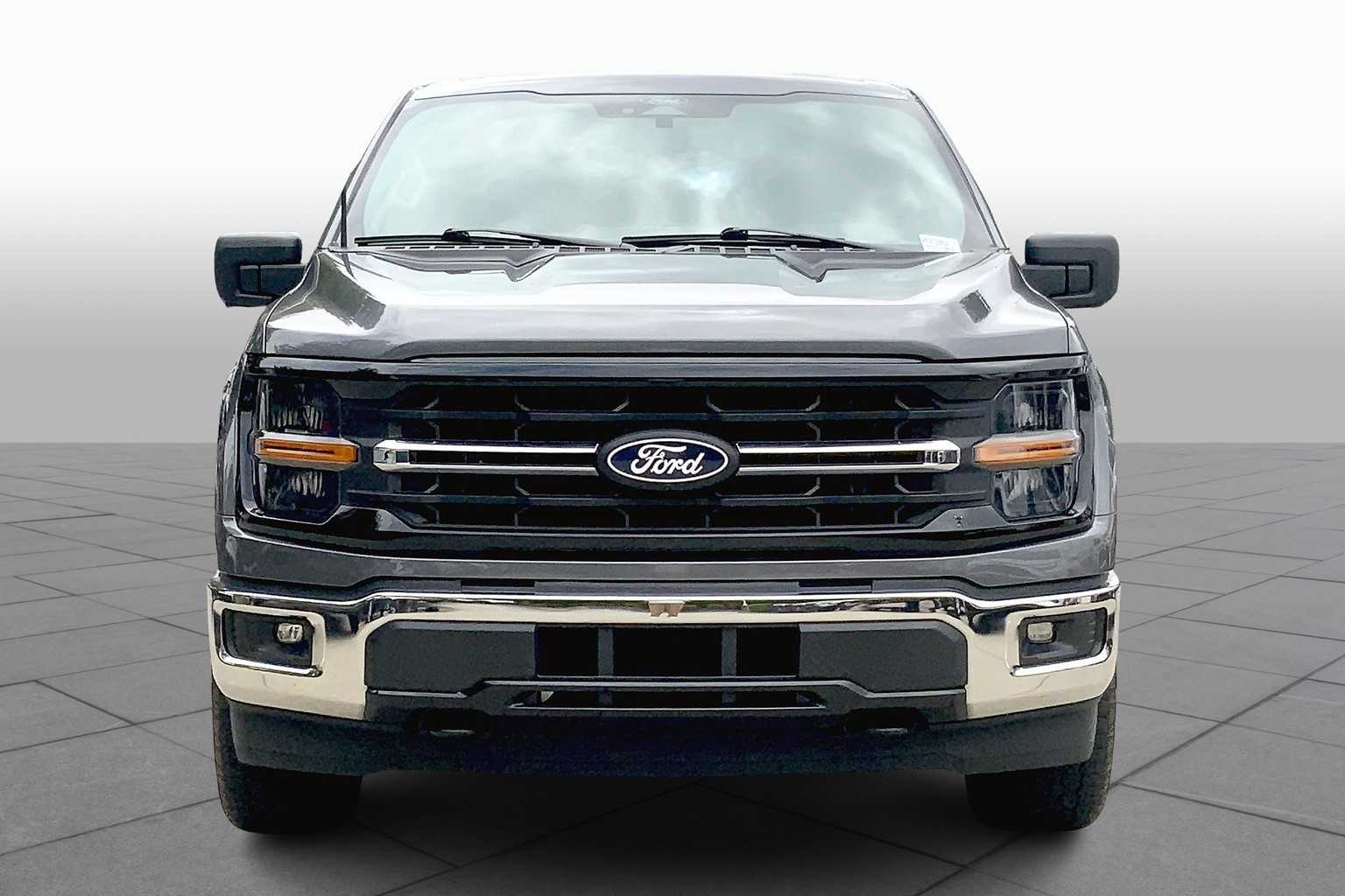 2024 Ford F-150 XLT photo 2