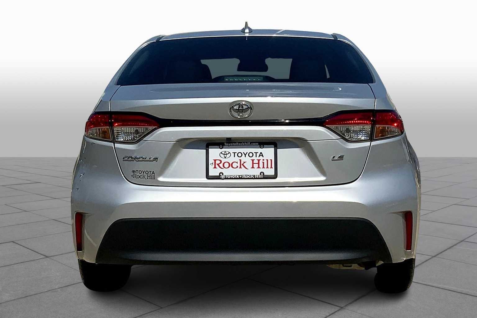 2023 Toyota Corolla LE photo 3