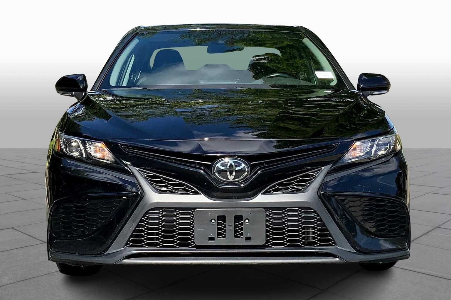2023 Toyota Camry SE photo 2