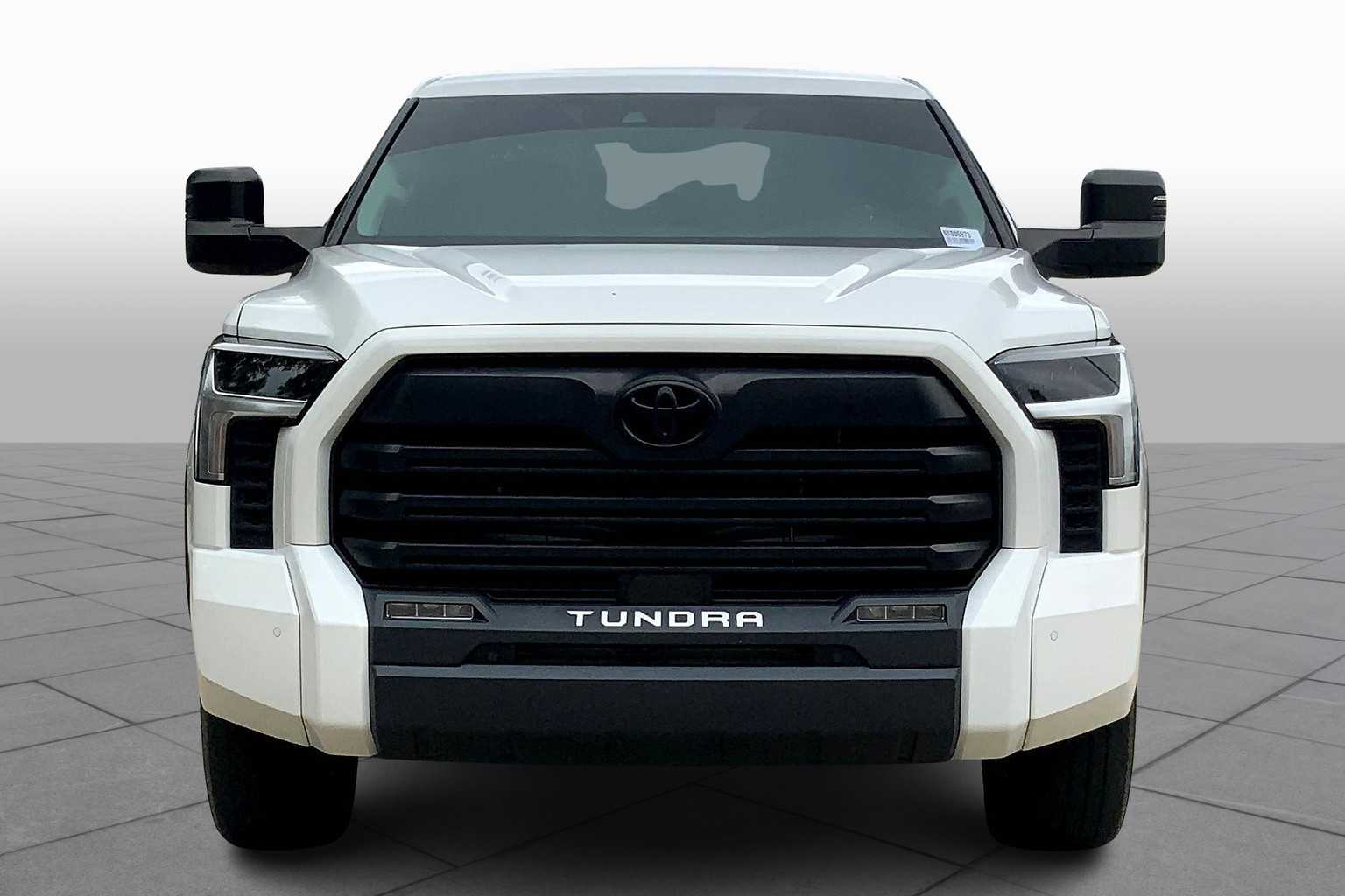 2022 Toyota Tundra SR5 CrewMax photo 2