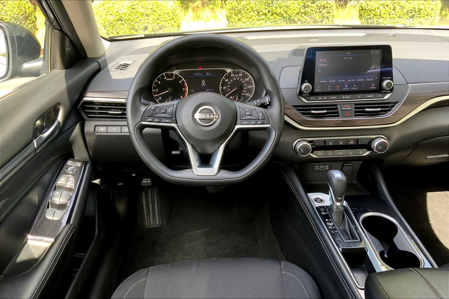 2023 Nissan Altima 2.5 SV photo 4