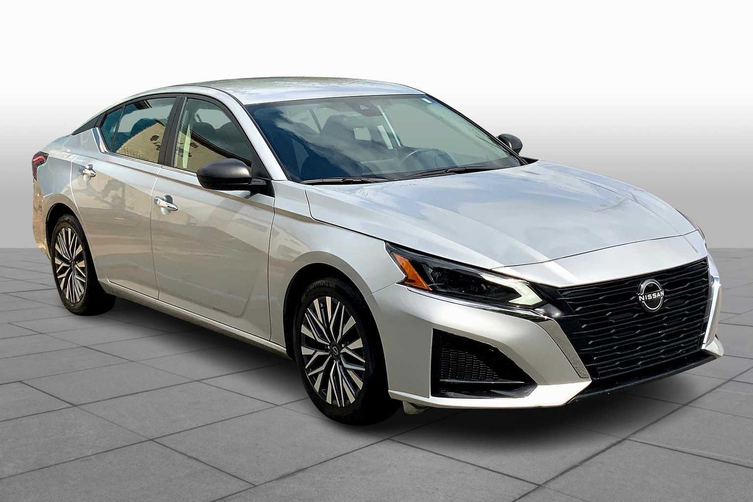 2024 Nissan Altima 2.5 SV photo 2