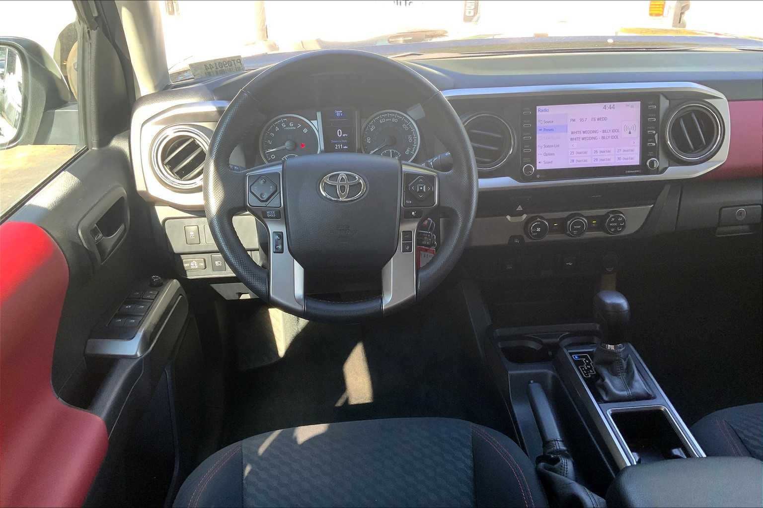 2023 Toyota Tacoma SR5 Double Cab photo 4