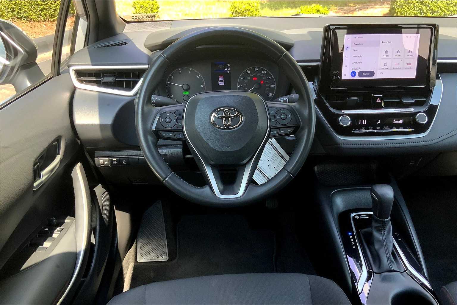 2024 Toyota Corolla Hybrid SE photo 4