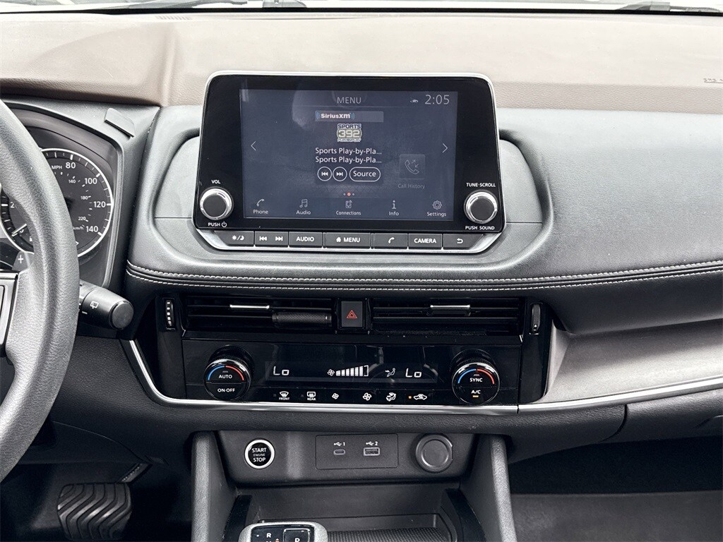 2021 Nissan Rogue SV photo 3