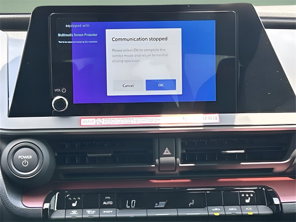 2025 Toyota Prius Plug-in Hybrid XSE photo 4
