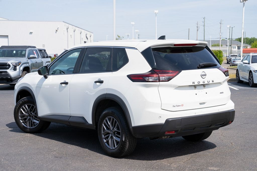 Used 2024 Nissan Rogue S SUV