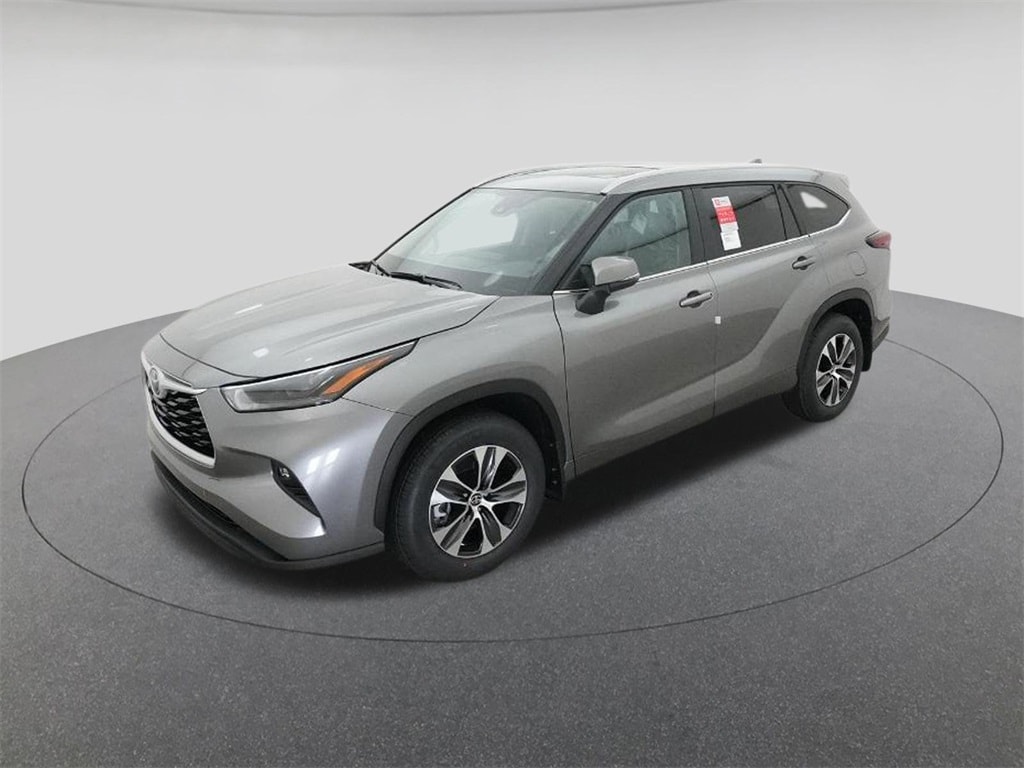 2026 Toyota Highlander XLE's photo