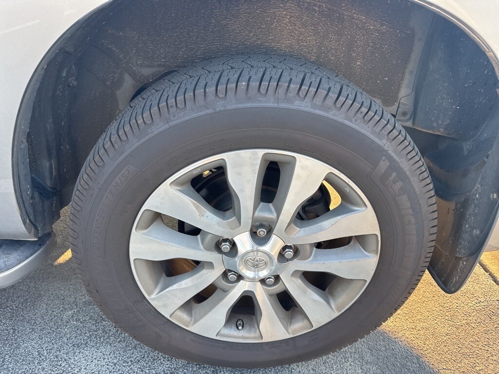 2017 Toyota Sequoia Limited photo 3