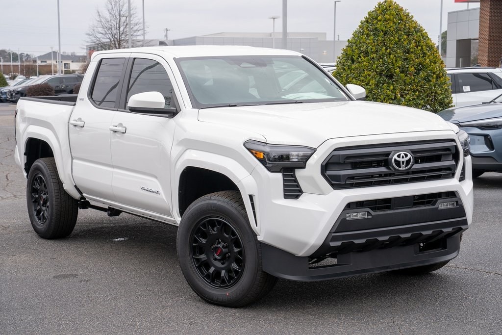 2025 Toyota Tacoma SR5's photo