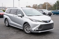 2025 Toyota Sienna XLE Van Passenger Van