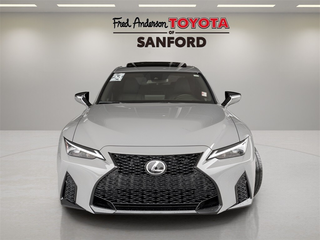 2024 Lexus IS 350 F SPORT photo 2