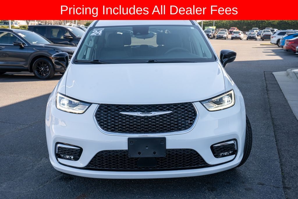 Used 2024 Chrysler Pacifica Touring L Van Passenger Van