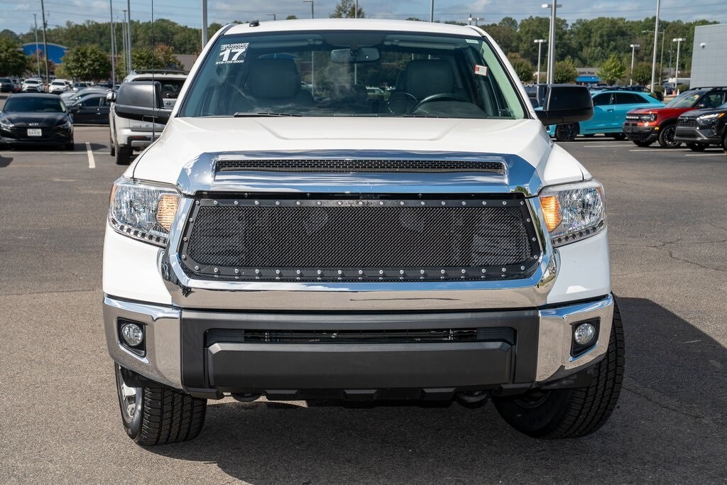 2017 Toyota Tundra CrewMax photo 2
