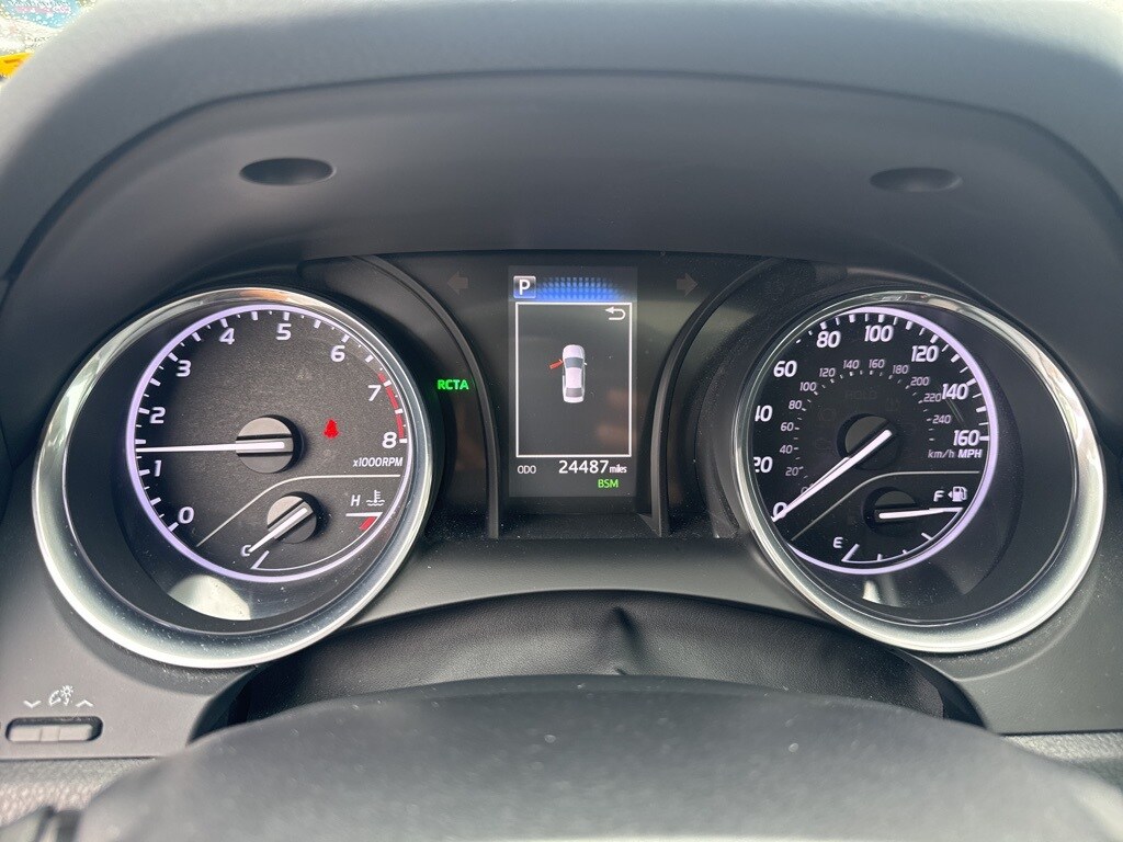 2020 Toyota Camry SE photo 2
