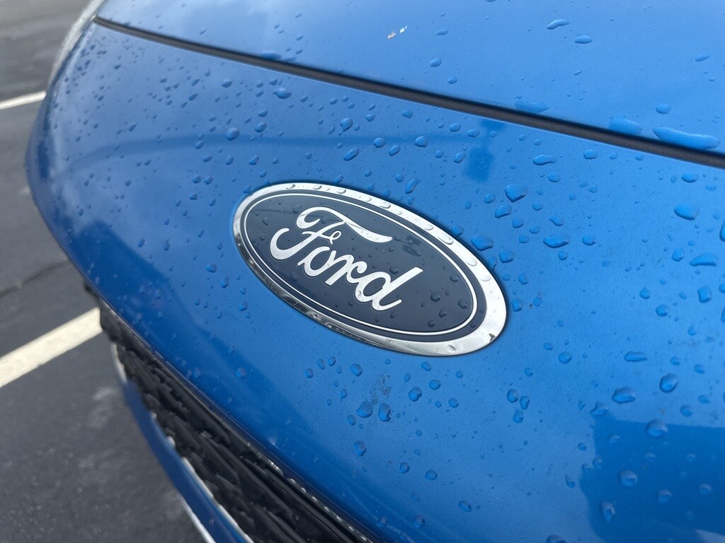 2020 Ford Escape Titanium photo 4