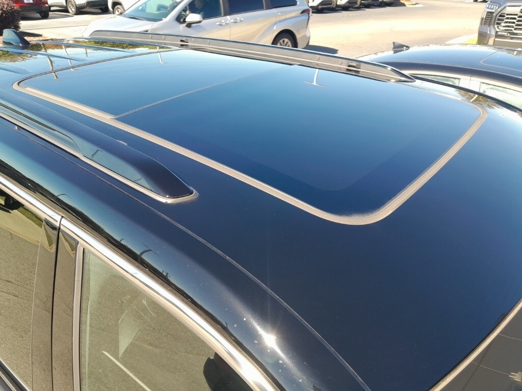 2024 Jeep Grand Cherokee Overland photo 3