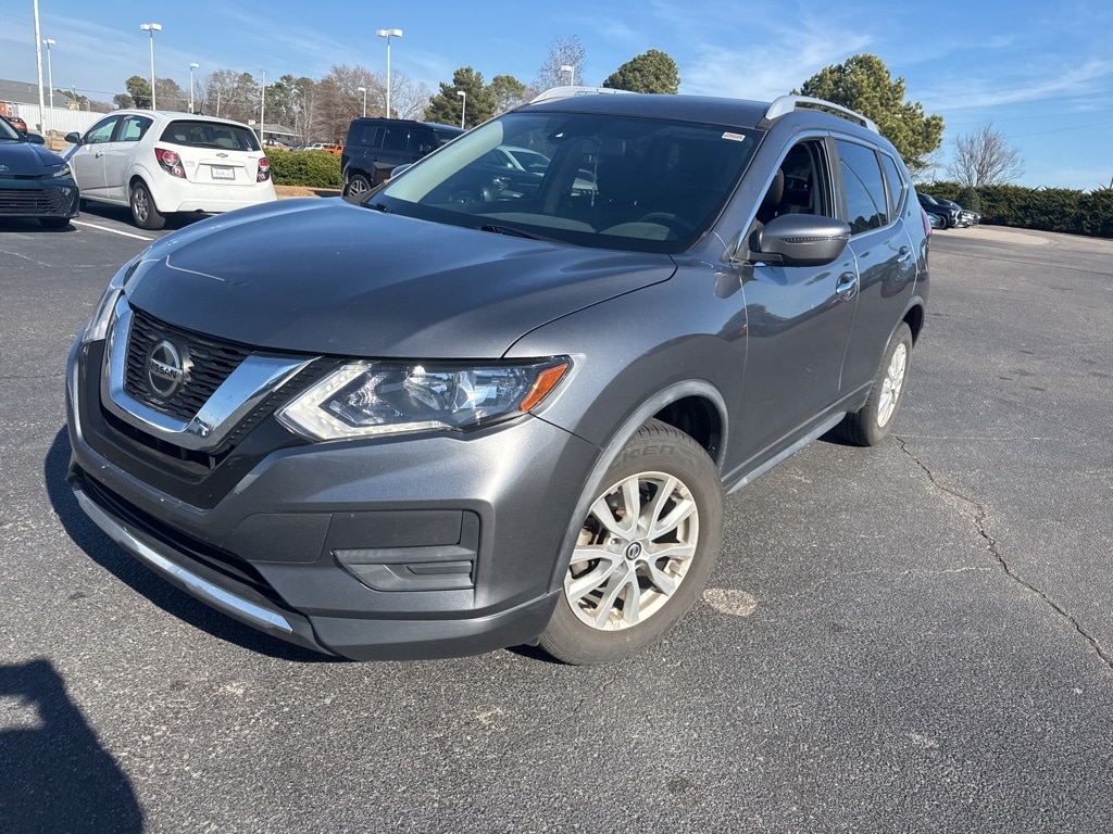2020 Nissan Rogue SV's photo