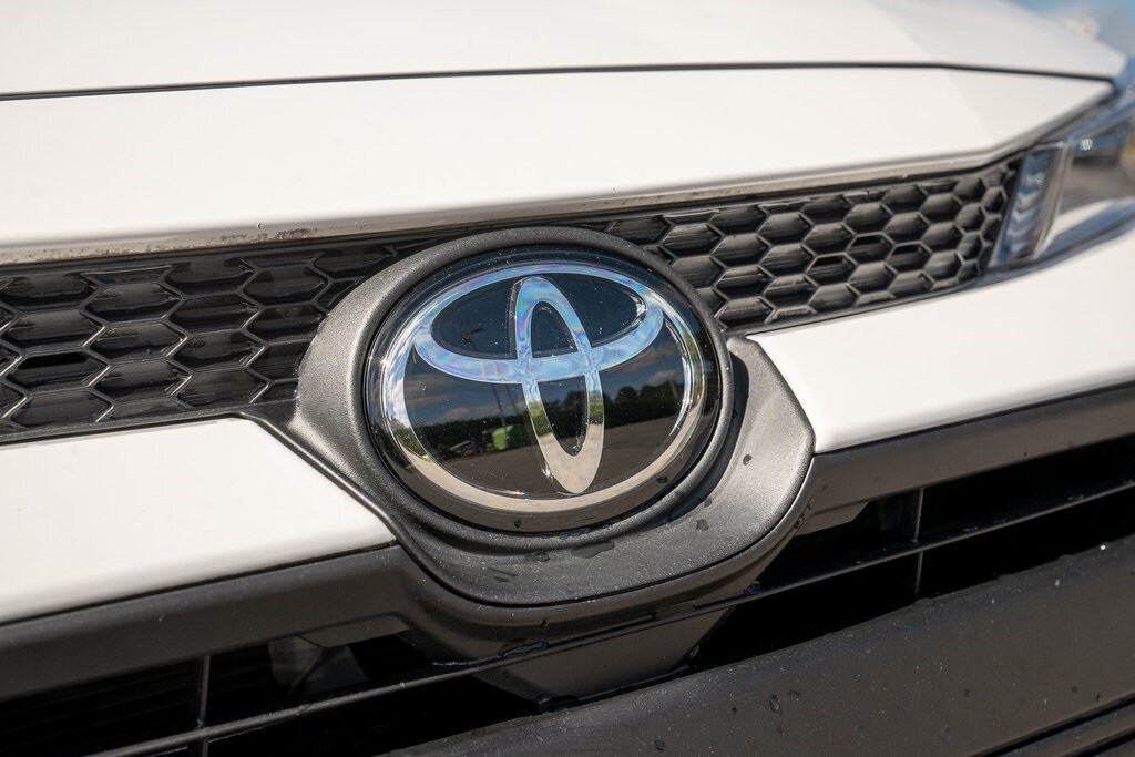 2024 Toyota Corolla LE photo 3