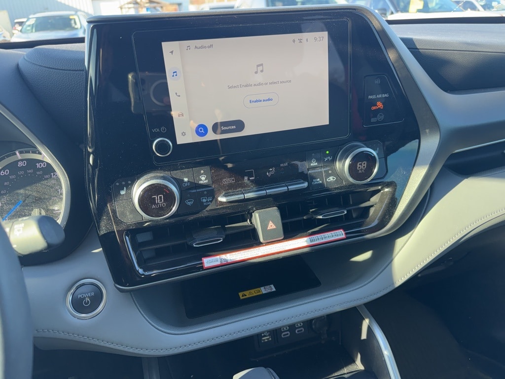 Used 2025 Toyota Highlander Hybrid XLE SUV