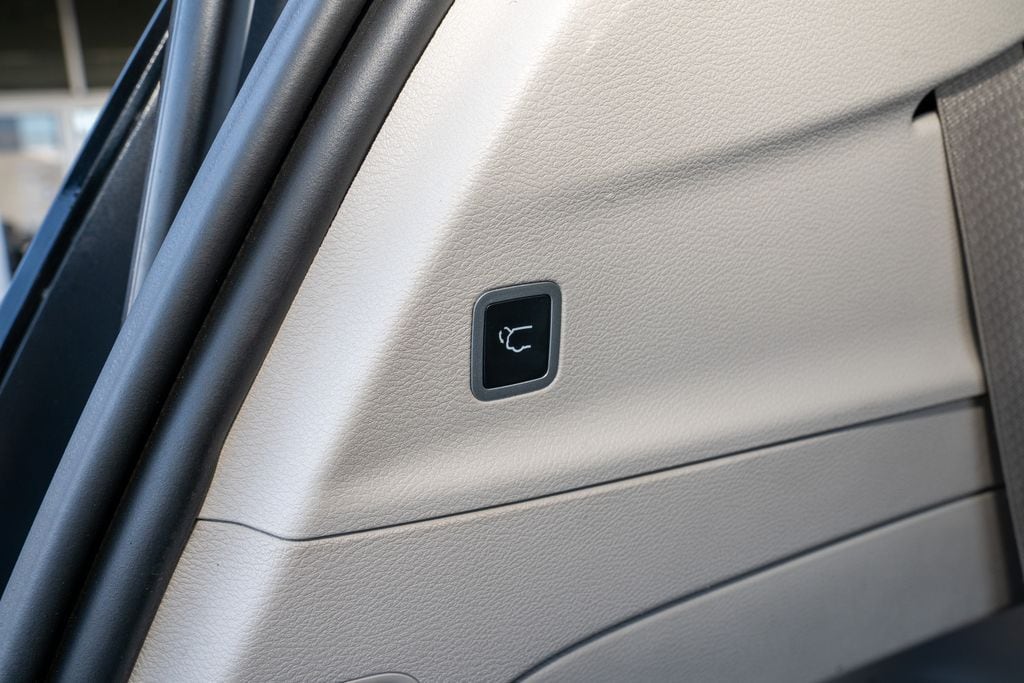 2024 Chrysler Pacifica Touring L - Photo 6