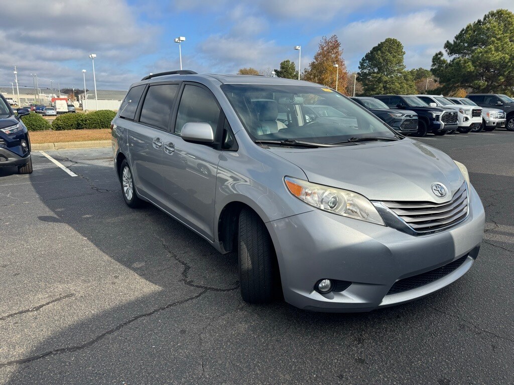 Used 2016 Toyota Sienna L Van
