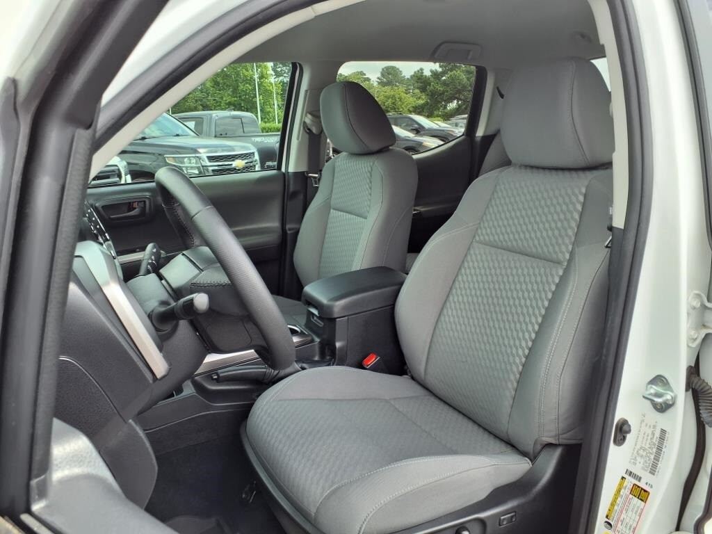 2023 Toyota Tacoma SR5 photo 3