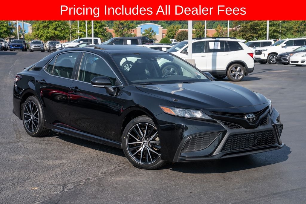 Used 2024 Toyota Camry SE Sedan