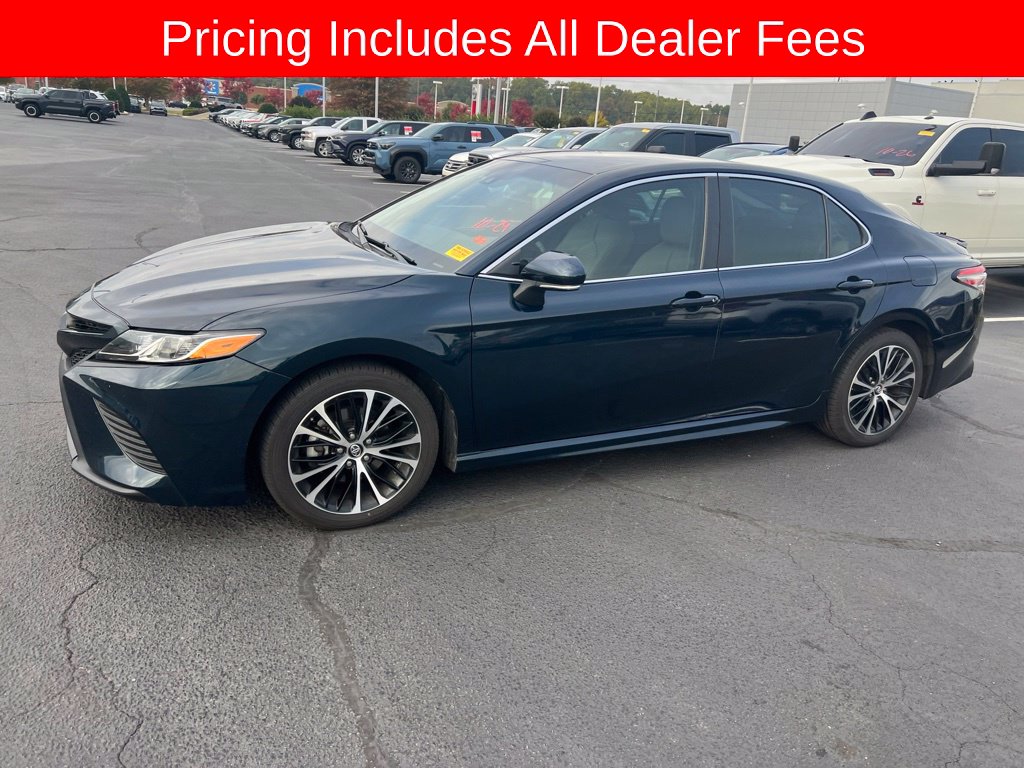 Used 2018 Toyota Camry SE Sedan