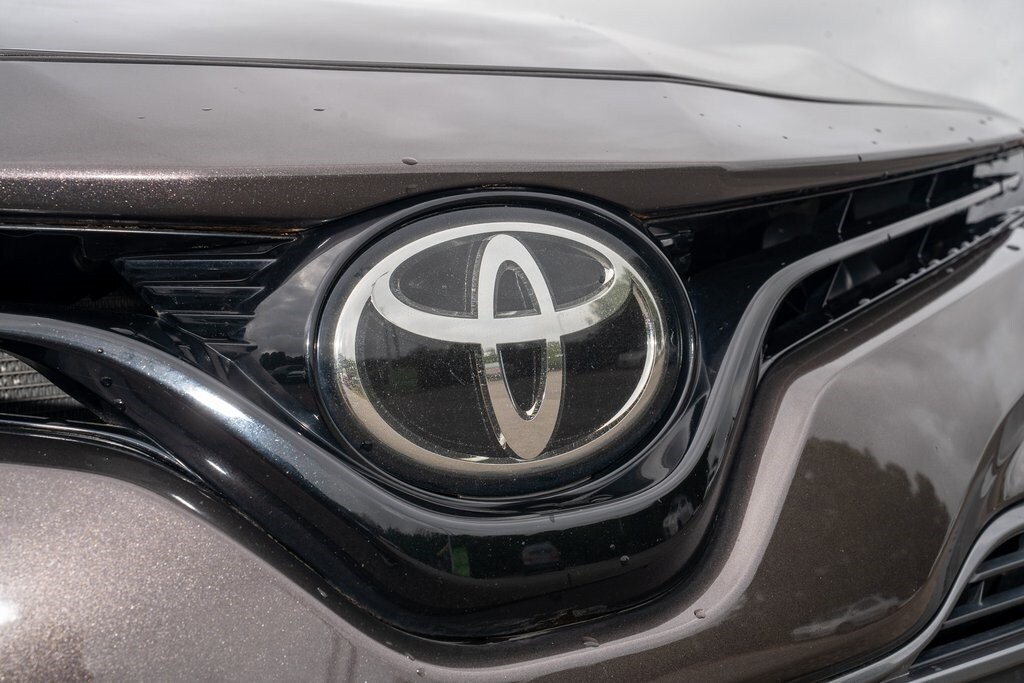2018 Toyota Camry XLE photo 3