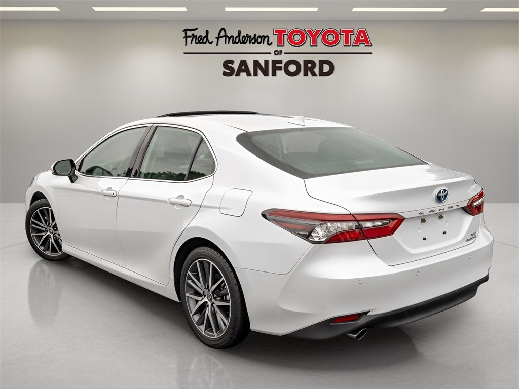 2023 Toyota Camry Hybrid XLE photo 3