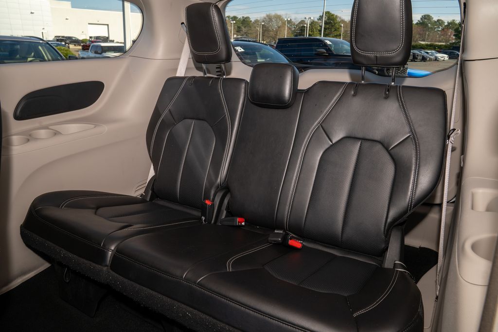 2024 Chrysler Pacifica Touring L - Photo 8