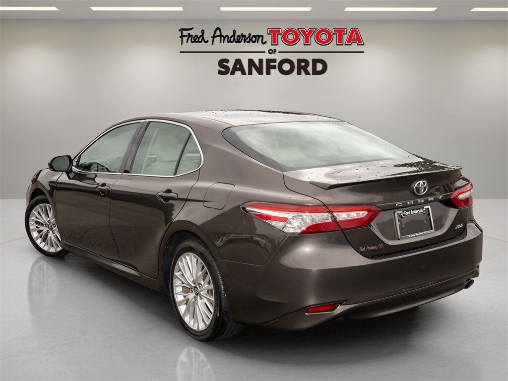 2018 Toyota Camry XLE photo 4